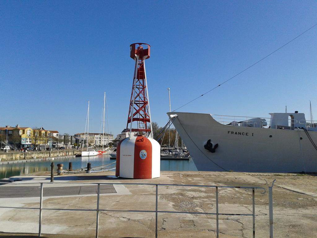 Hotel La Marine, Vieux Port La Rochelle  Eksteriør bilde