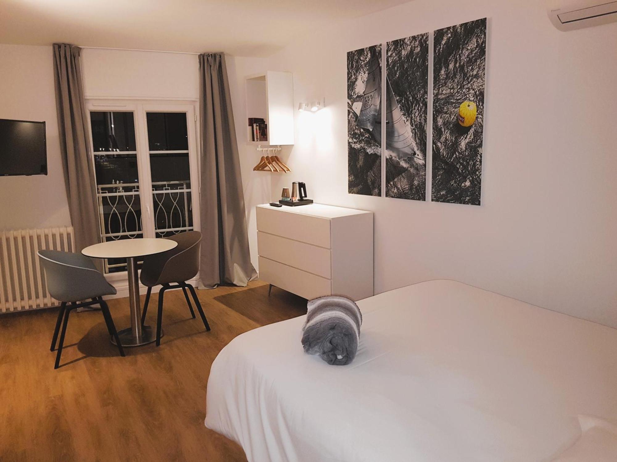 Hotel La Marine, Vieux Port La Rochelle  Eksteriør bilde
