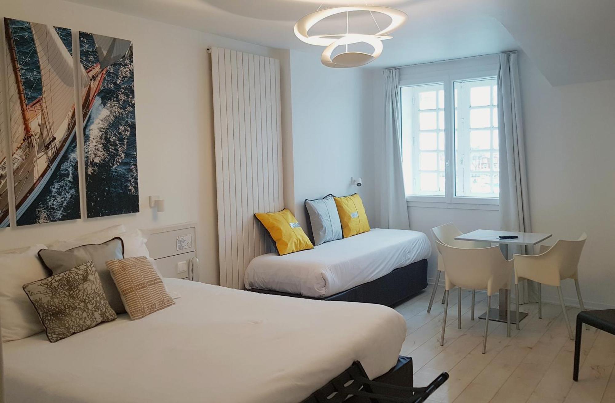 Hotel La Marine, Vieux Port La Rochelle  Eksteriør bilde