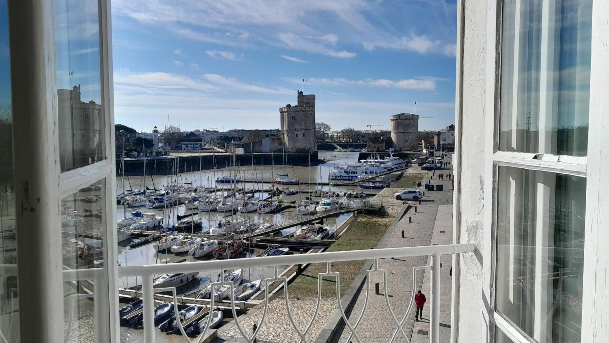 Hotel La Marine, Vieux Port La Rochelle  Rom bilde