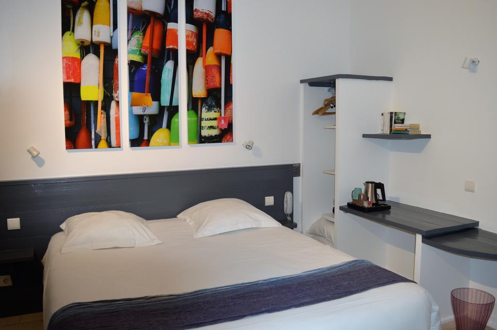 Hotel La Marine, Vieux Port La Rochelle  Eksteriør bilde