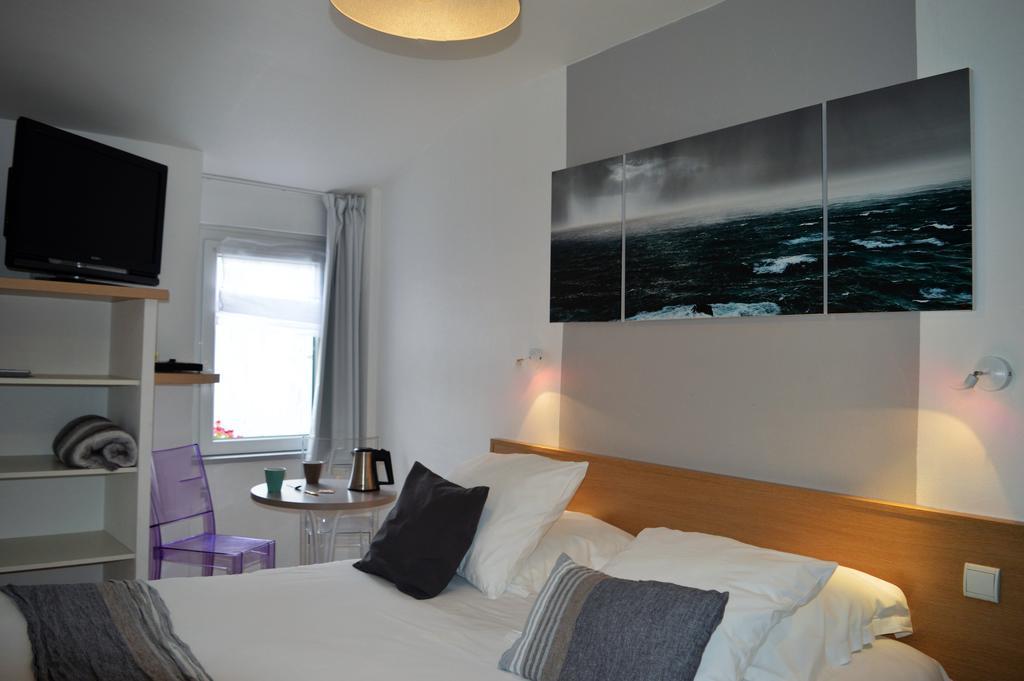 Hotel La Marine, Vieux Port La Rochelle  Eksteriør bilde