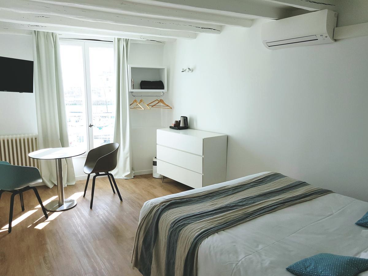 Hotel La Marine, Vieux Port La Rochelle  Eksteriør bilde