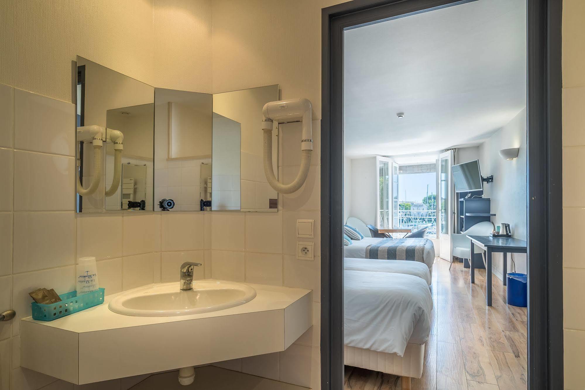 Hotel La Marine, Vieux Port La Rochelle  Eksteriør bilde